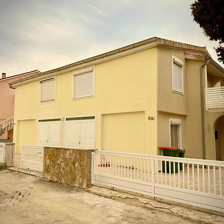 Casa Mare Rtina Garten Zwei Baeder Eg Exterior photo